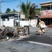 Nouvelle-Calédonie : un mort dans des tirs, blocages, arrivée de renforts… Le point sur la situation samedi