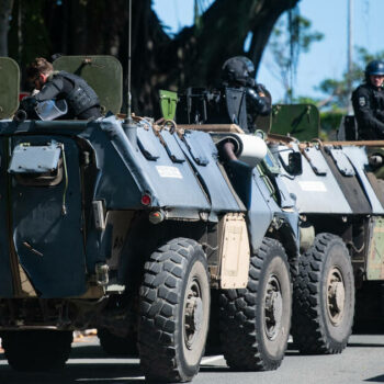 En Nouvelle-Calédonie, 600 gendarmes ont repris le contrôle de la route vers l’aéroport