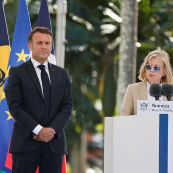 Nouvelle-Calédonie : Macron « a compris » qu’il ne fallait pas convoquer le Congrès « maintenant », dit la maire de Nouméa