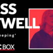 Bess Atwell performs single
