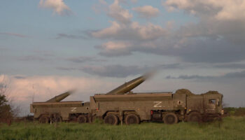 Près de l'Ukraine, la Russie lance des exercices impliquant des armes nucléaires tactiques