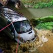 Unwetter: Starkregen überflutet in Bayern Straßen und Keller