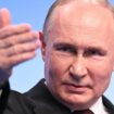 Le président russe Vladimir Poutine, réélu, lors d'une rencontre avec les médias à Moscou, le 18 mars 2024