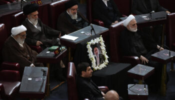 Les ultraconservateurs du Front Paydari lorgnent sur le pouvoir en Iran après la mort du président