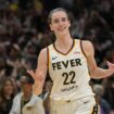 Caitlin Clark finally gets first WNBA win after pair of clutch 3s in front of star-studded L.A. crowd