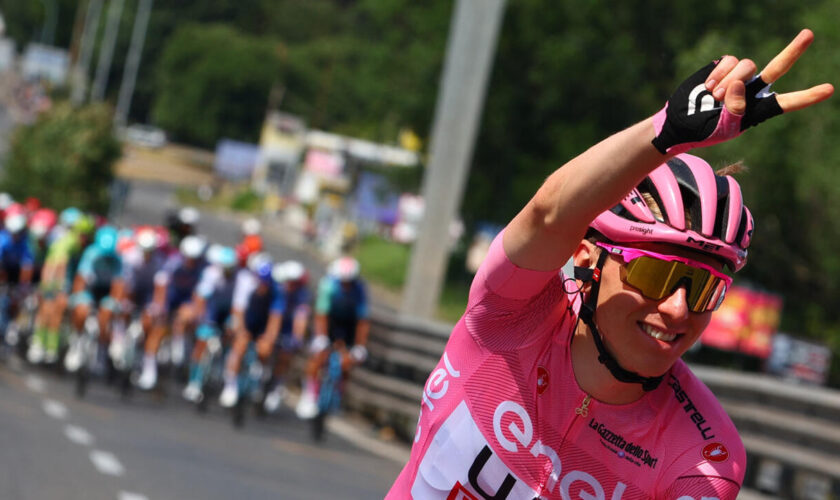 Cyclisme : Tadej Pogacar roule sur le Tour d'Italie avec six victoires d'étapes