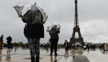Blocage en oméga : pourquoi cette météo « pourrie » fait que la France a froid et que ses voisins suffoquent