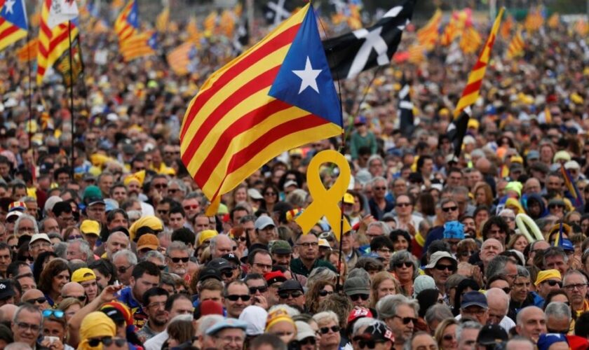 Espagne : la loi d'amnistie pour les indépendantistes catalans approuvée par le Parlement