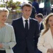 La Première ministre italienne Giorgia Meloni (d), la présidente de la Commission européenne Ursula von der Leyen (g) et le président français Emmanuel Macron (c), lors du sommet UE-MED9 à Malte