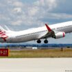 Australia: Man arrested after running naked through plane