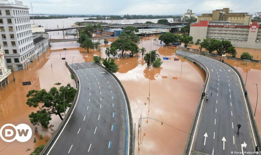 Brazil floods: Rescuers race against time as death toll rises