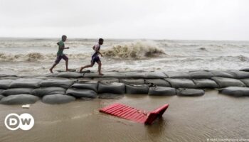 Cyclone Remal leaves many without power in India, Bangladesh