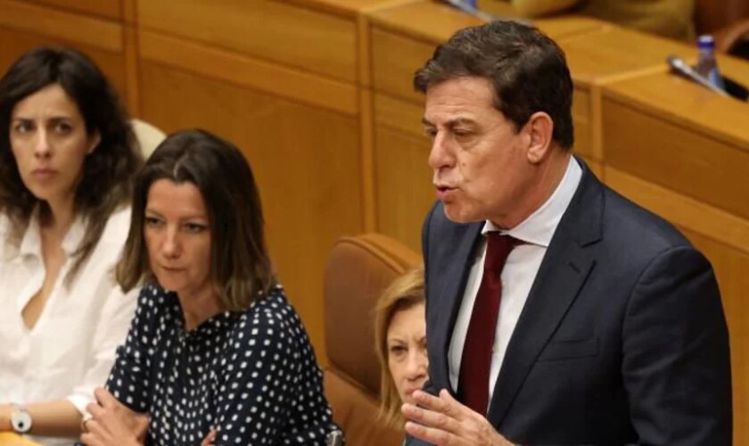 El PP plantea dos viceportavocías retribuidas para el BNG y una para el PSOE en O Hórreo