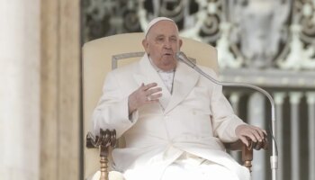 El Papa se disculpa tras haber dicho que no admitiría a candidatos homosexuales en los seminarios porque ya hay "mucho mariconeo"