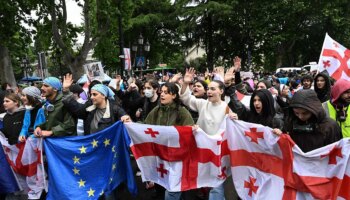 El Parlamento georgiano aprueba la ley de agentes extranjeros pese al rechazo opositor y occidental