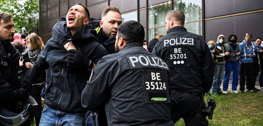 Freie Universität Berlin: Polizei räumt Pro-Palästina-Camp – Lehrbetrieb teilweise unterbrochen