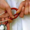 Laut Bundesärztekammer erreichte die Zahl der Mediziner ohne deutsche Staatsangehörigkeit mit knapp 64.000 eine neue Höchstmarke