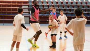 Handball : « Le phénomène, c’est Kylian, pas moi ! », considère Dika Mem