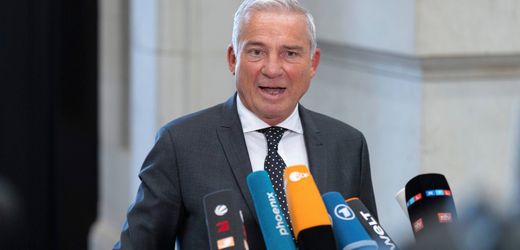 Innenministerkonferenz: Thomas Strobl verlangt nach Angriff auf Matthias Ecke Härte