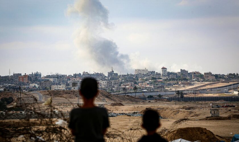 Israeli forces push into Rafah city as nearly 450,000 flee fighting