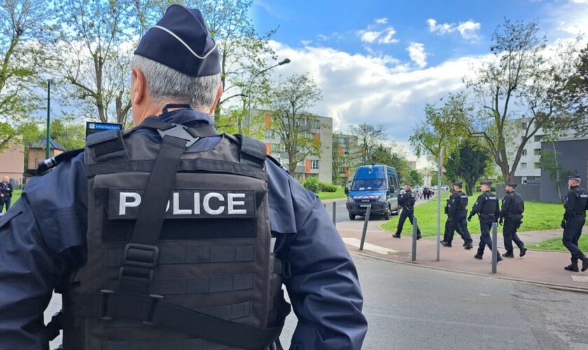 « J’ai vu ma vie défiler » : victimes de violences, des policiers de l’Essonne se livrent