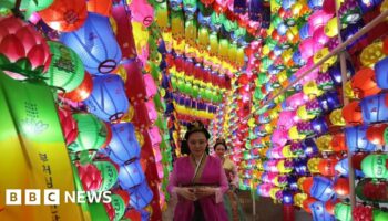 Lanterns, lights and laundry: Photos of the week