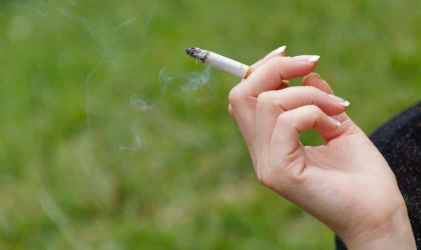 Les femmes auraient plus de mal à arrêter de fumer que les hommes