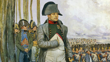 Pourquoi Napoléon Bonaparte avait-il si souvent la main dans son gilet?