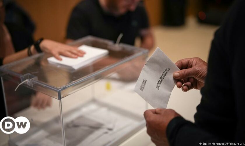 Projections show separatists losing majority in Catalonia