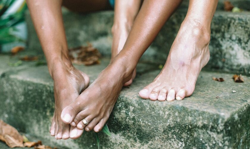 Qu'est-ce que la podophobie, cette peur intense des pieds?