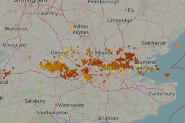 UK weather LIVE: Met Office weather warnings for thunderstorms extended as lightning rips through sky