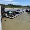 Una barcaza choca con un puente en Texas y destruye su vía ferroviaria