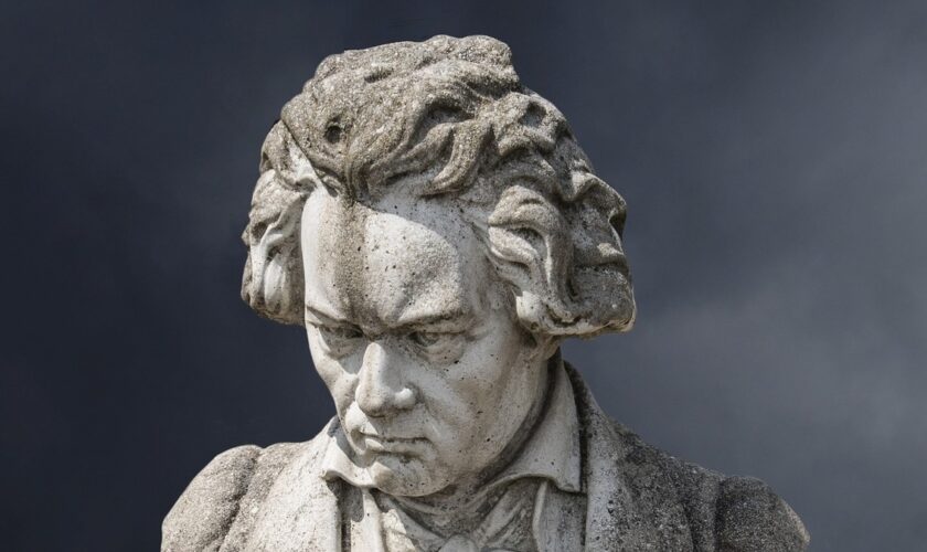 Une analyse des cheveux de Beethoven explique comment il a pu devenir sourd