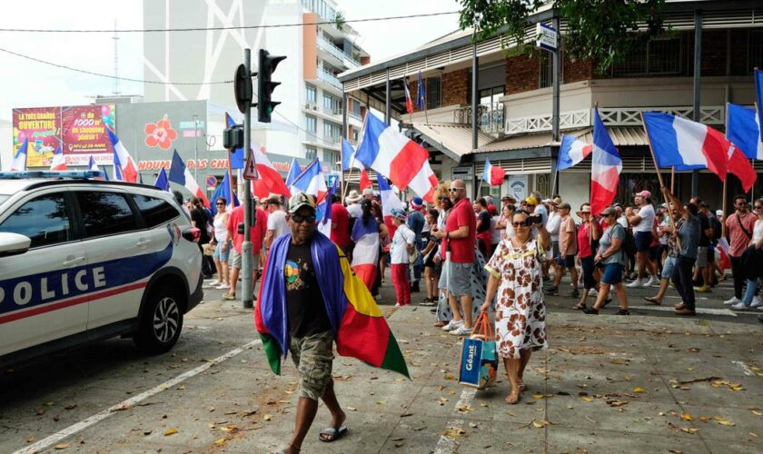 Vote à Paris, tension à Nouméa: la Nouvelle-Calédonie cherche à sortir de l’impasse