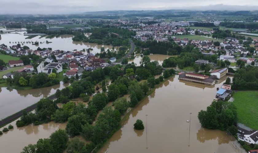 Einsatzkräfte behindert – Gemeinde am Bodensee warnt „Hochwassertouristen und Gaffer“