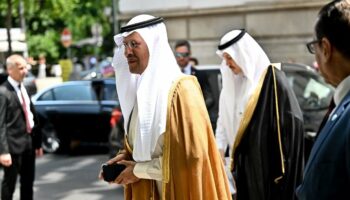 le prince saoudien Abdelaziz ben Salmane, ministre de l'Energie, arrive pour la réunion de l'Opep, le 3 juin 2023 à Vienne, en Autriche