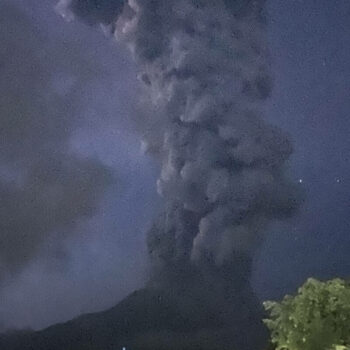 Aux Philippines, un volcan entre en « éruption explosive », la population en alerte