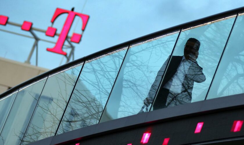 KfW: Erlös von Verkauf der Telekom-Aktien soll Bahn zugutekommen
