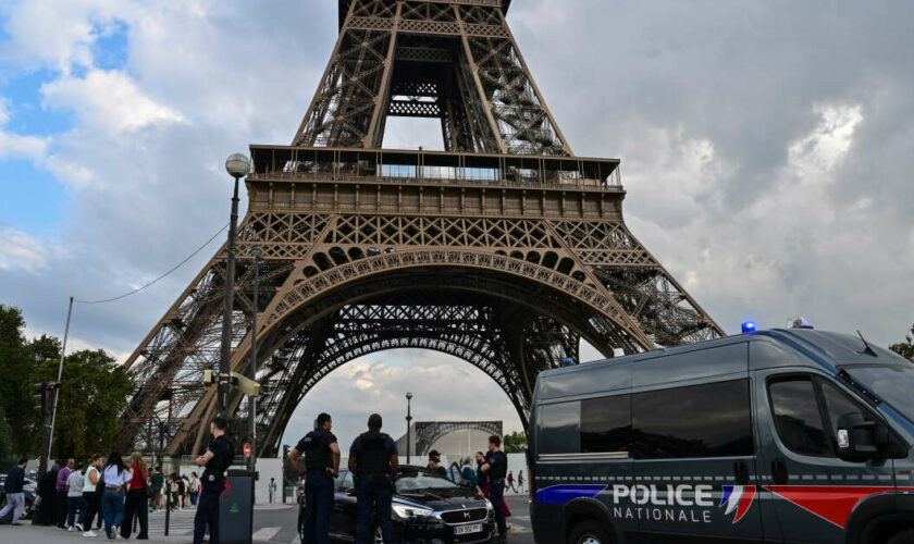 Cercueils sous la tour Eiffel : “une nouvelle provocation de la Russie”