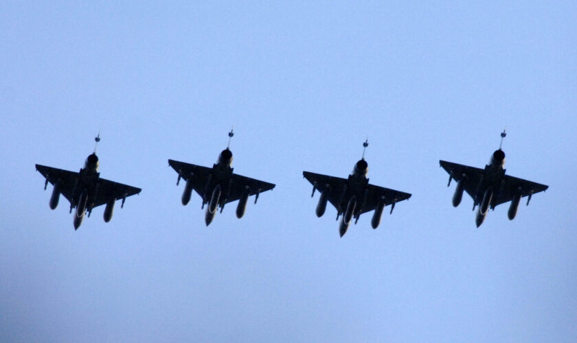Emmanuel Macron annonce l’envoi d’avions Mirage-2000  en Ukraine