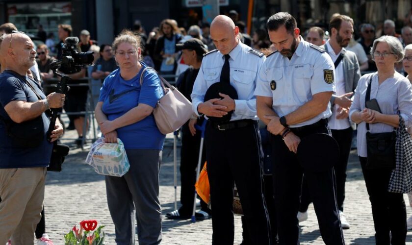 Tausende gedenken getötetem Polizisten – Steinmeier spricht von „blutigem Terrorakt“