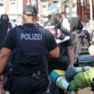 Mecklenburg-Vorpommern: Polizei ermittelt wegen rechtsextremer Parolen auf Gartenparty