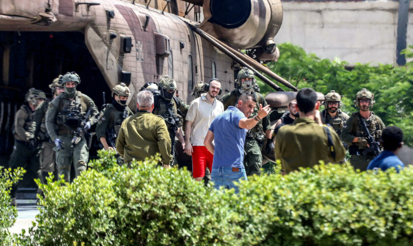 Guerre Israël-Hamas : quatre otages à Gaza ont été libérés en vie, voici qui ils sont