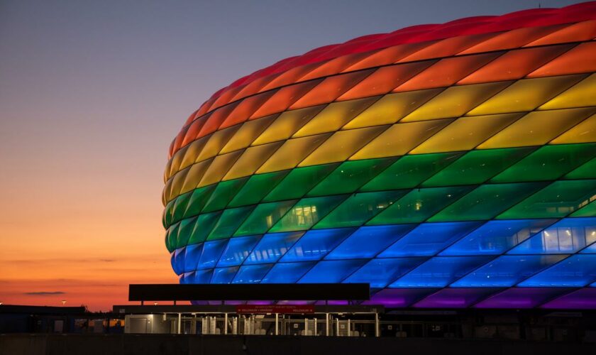 Fußball-EM: Münchner Arena leuchtet an zwei EM-Tagen in Regenbogenfarben