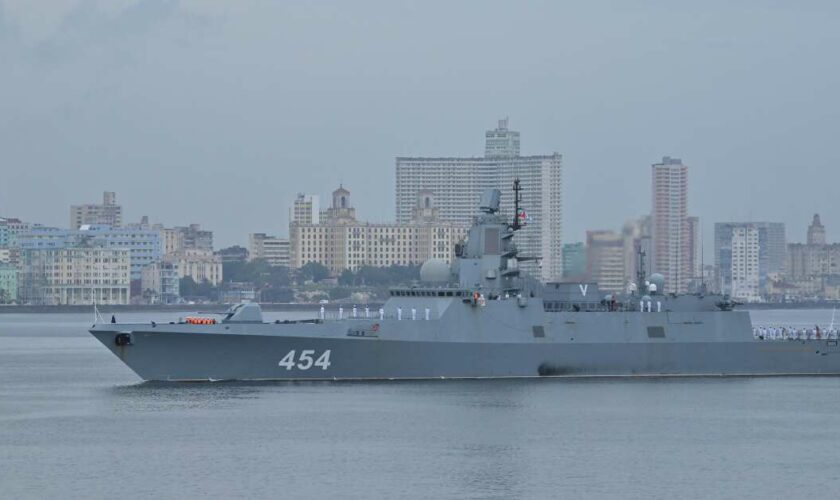 Des navires de guerre russes à Cuba : “Un message envoyé par Poutine”