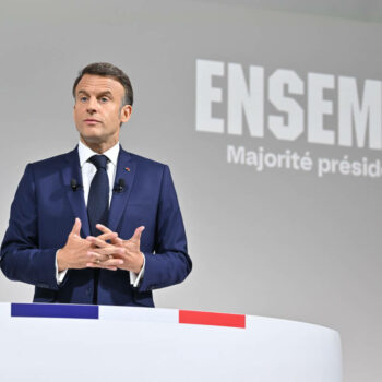 Nouvelle-Calédonie : Macron affirme « suspendre » la réforme électorale contestée