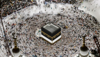 Les fidèles musulmans commencent le grand pèlerinage à La Mecque