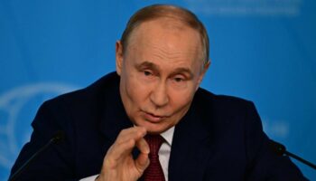 Vladimir Poutine devant les cadres du ministère russe des Affaires étrangères vendredi 14 juin 2024.
