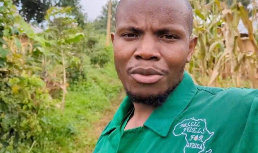 Au Kenya, un fermier influenceur devenu “champion des climatosceptiques”