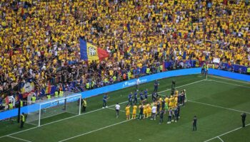 So feiern die Rumänen ihren ersten EM-Sieg seit 24 Jahren